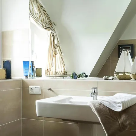 Reetdachhaus Am Bodden Mit Sauna Fuhlendorf (Mecklenburg-Vorpommern)