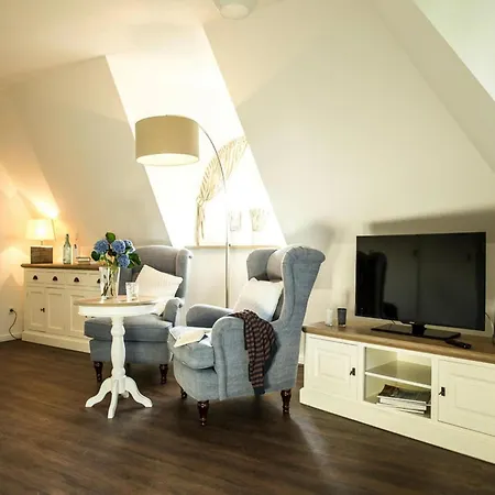 Reetdachhaus Am Bodden Mit Sauna