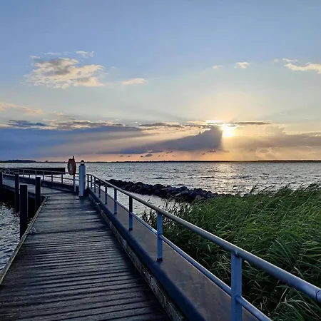 Prázdninový dům Reetdachhaus Am Bodden Mit Sauna Fuhlendorf (Mecklenburg-Vorpommern)